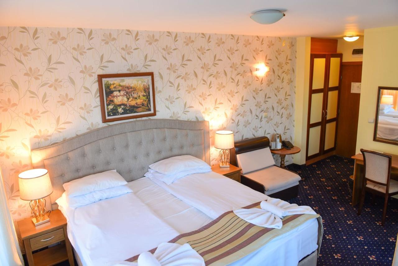 Family Hotel Lazur Bansko Exterior foto