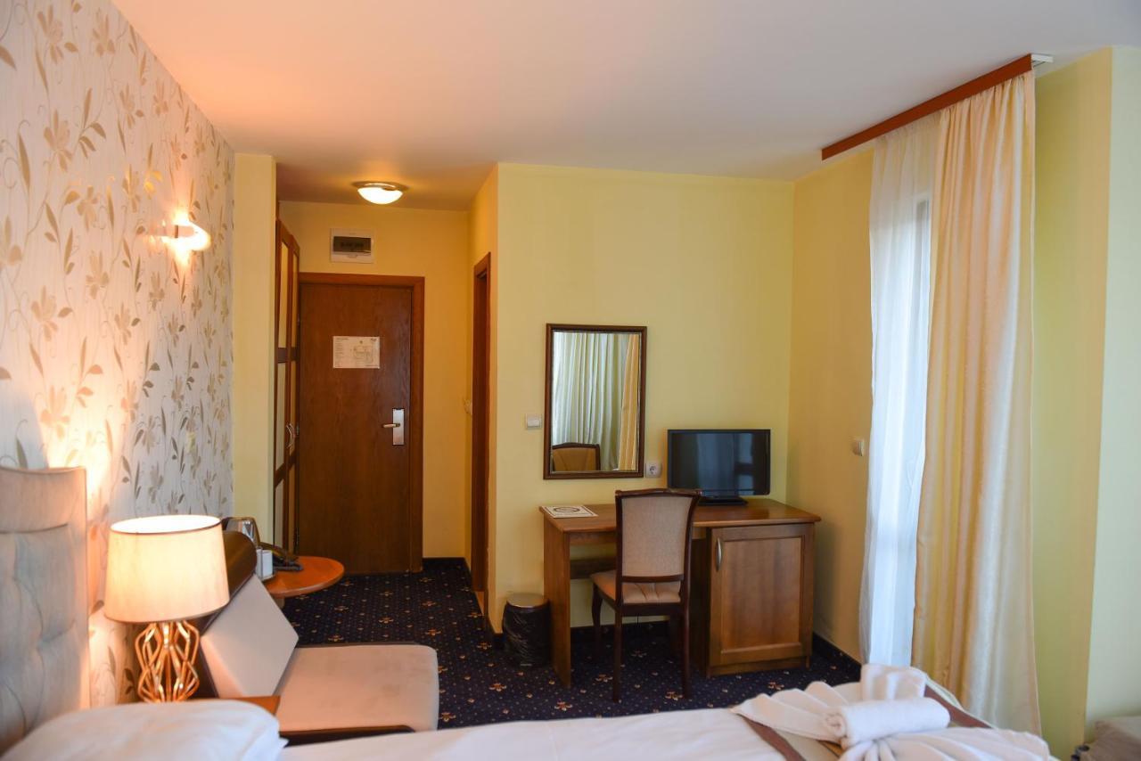 Family Hotel Lazur Bansko Exterior foto
